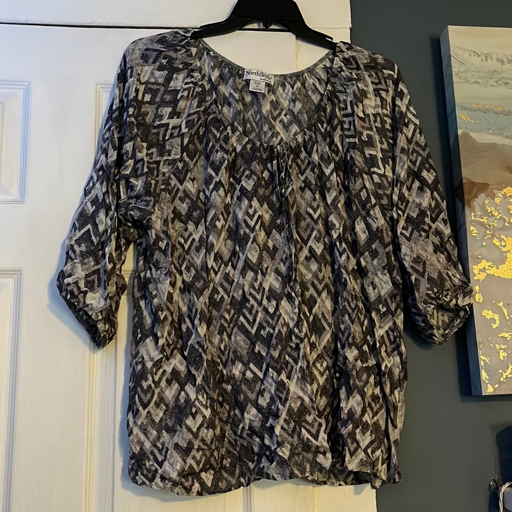 North Style 3/4 length blouse